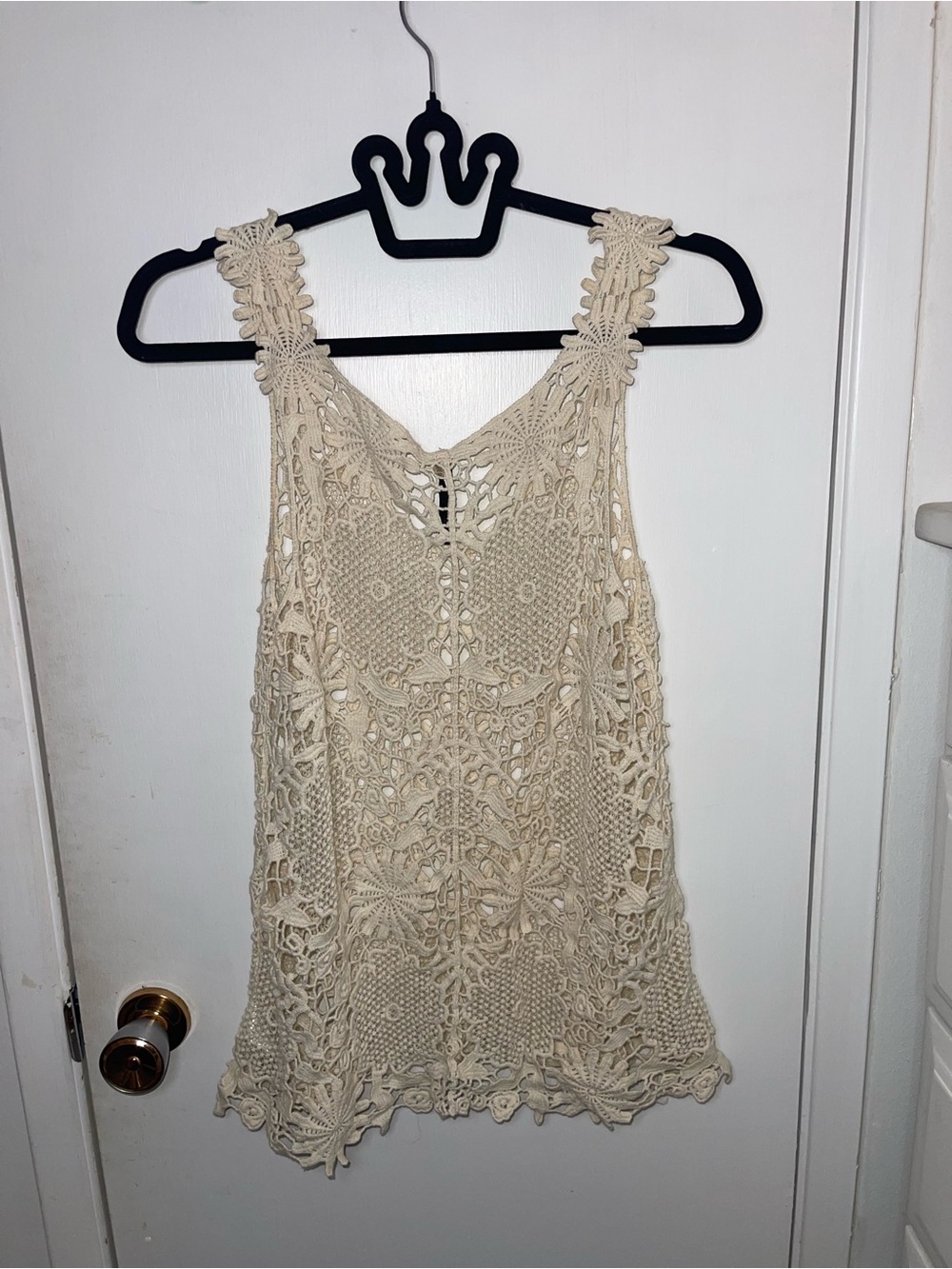 EUC Nella Fantasia Cream Crochet Lace V-Neck Top